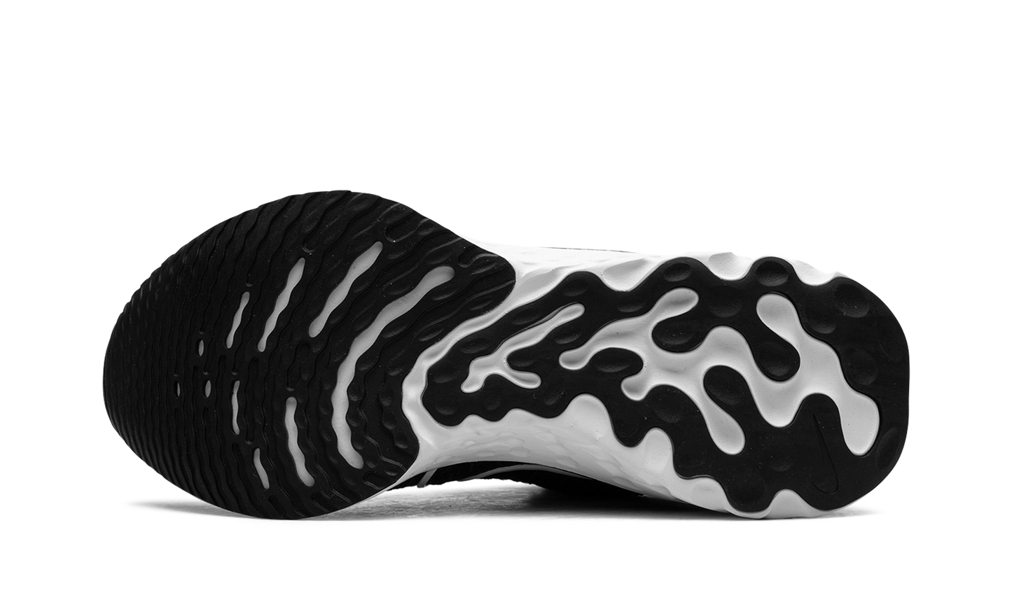 REACT INFINITY RUN FK 3 WMNS "Black / White"