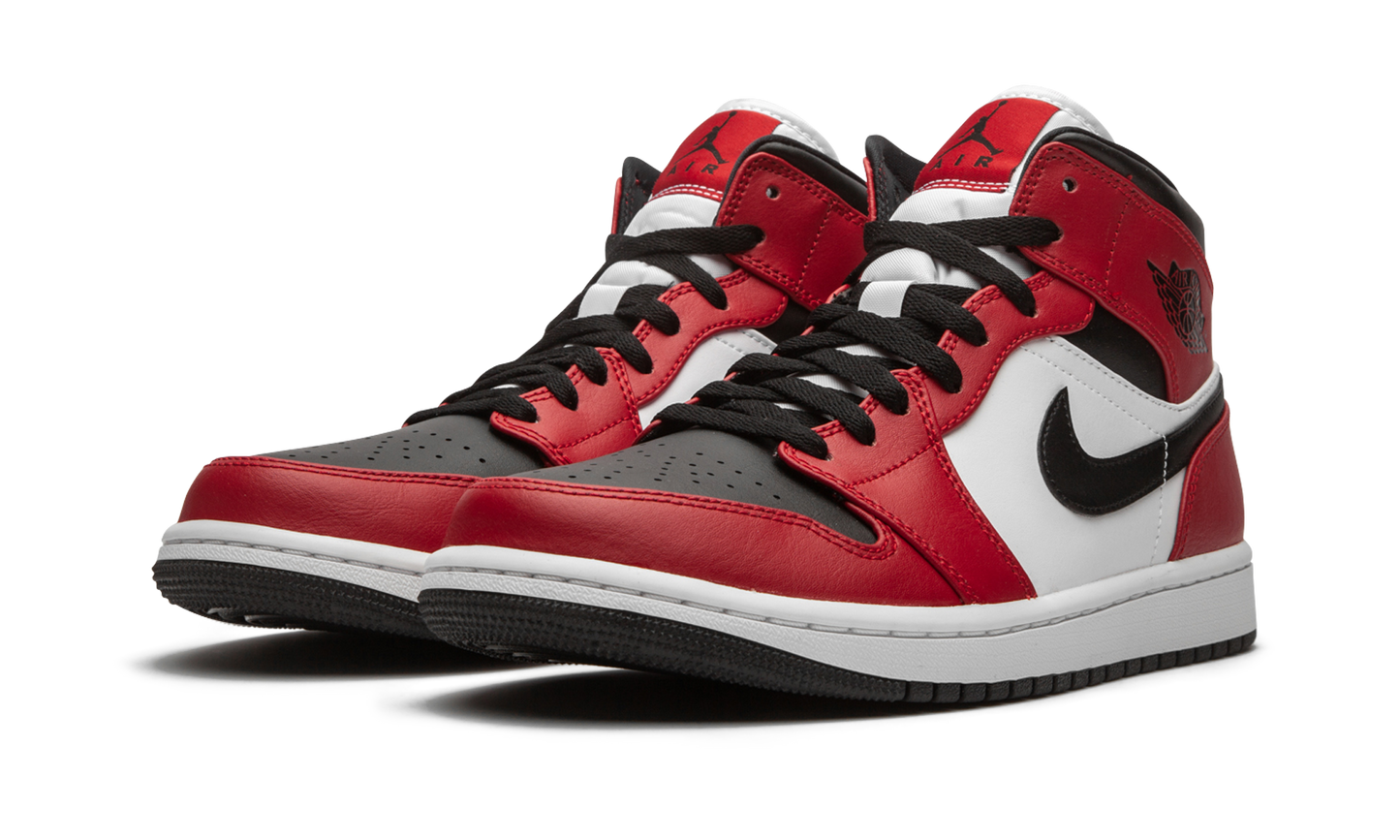 Air Jordan 1 Mid "Chicago Black Toe"