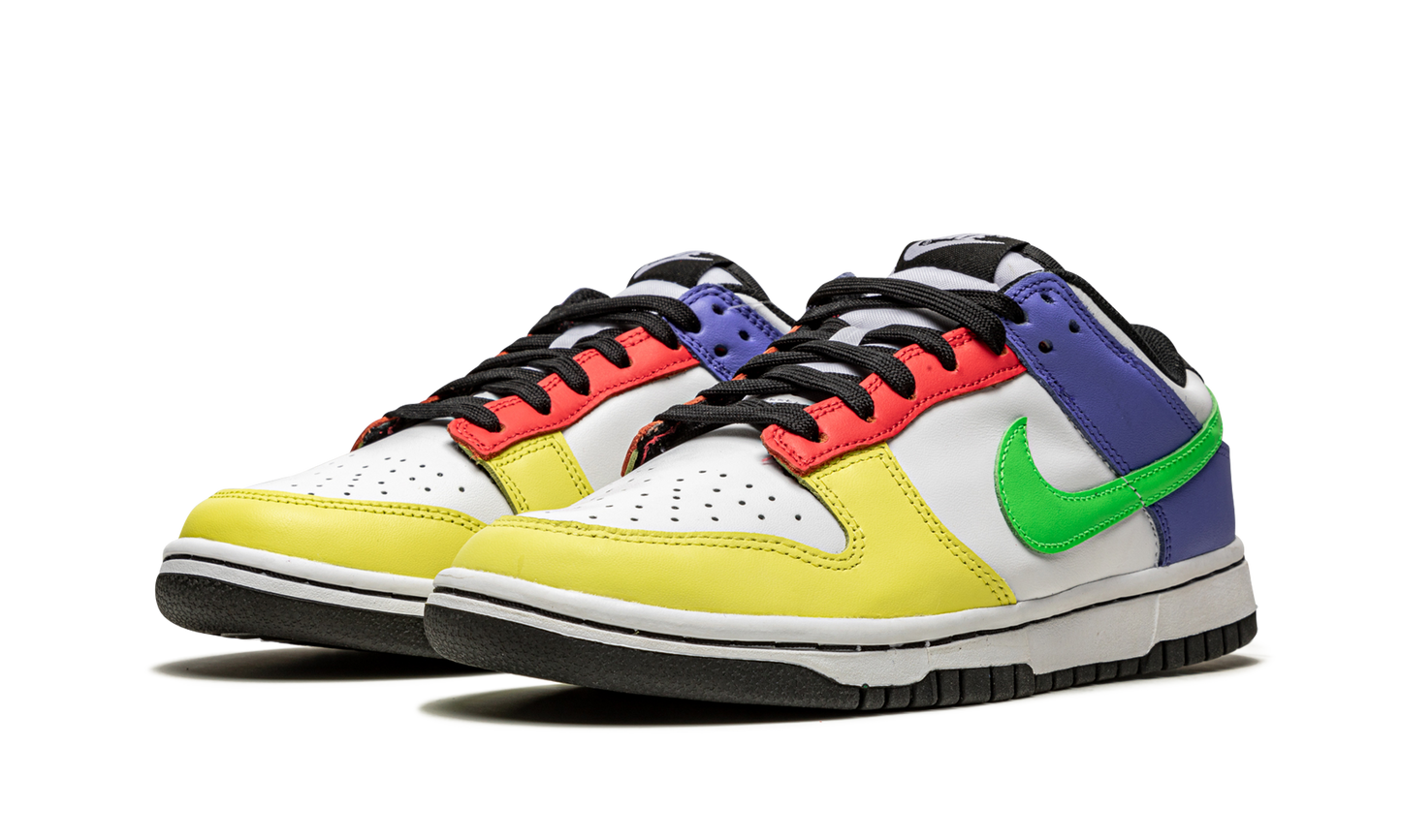 DUNK LOW WMNS "Green Strike"