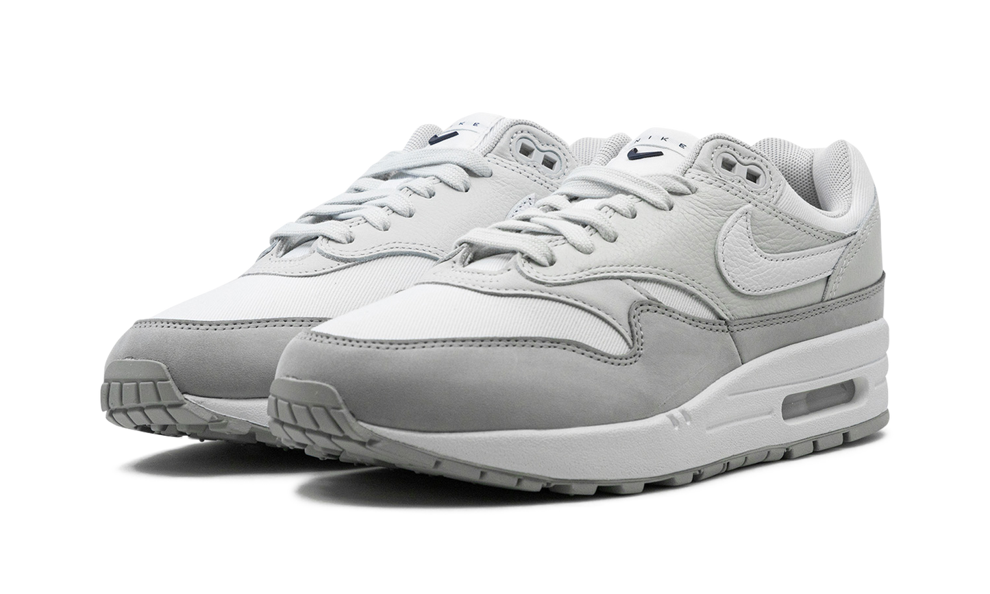 AIR MAX 1 '87 LX WMNS "Light Smoke Grey"