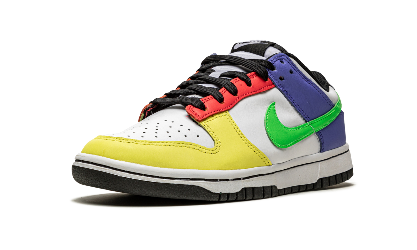 DUNK LOW WMNS "Green Strike"