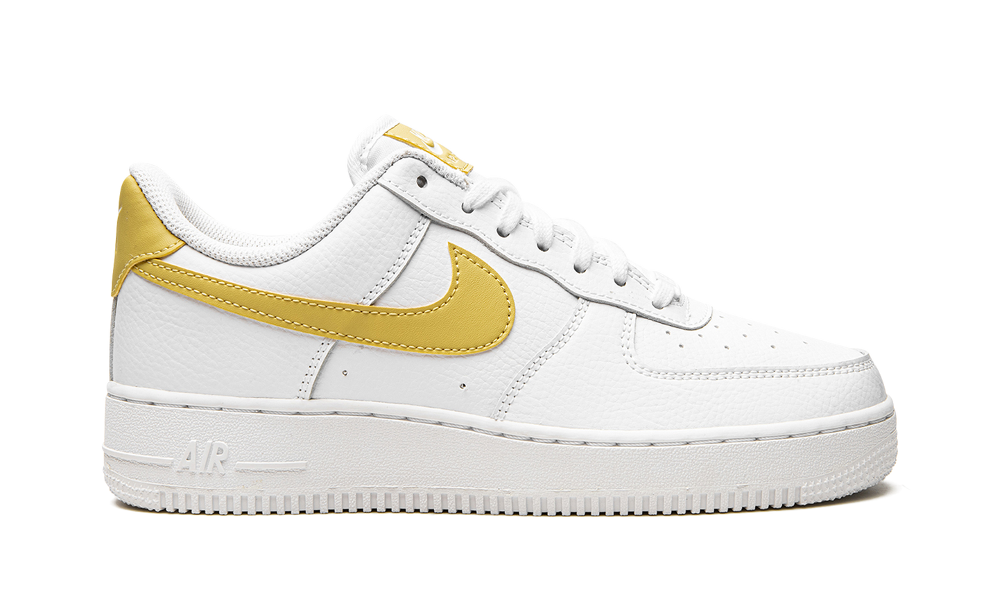 AIR FORCE 1 LO MNS WMNS "White / Saturn Gold"