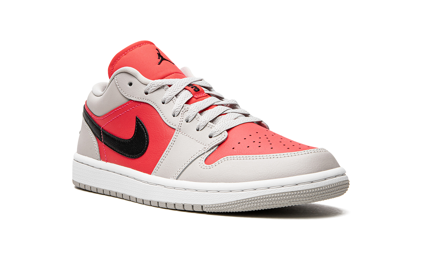 AIR JORDAN 1 LO WMNS "Light Iron Ore / Siren Red"