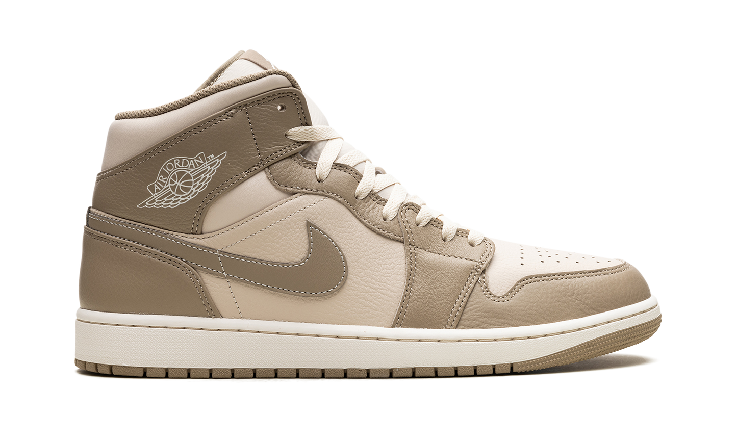 Air Jordan 1 Mid "LEGEND LIGHT BROWN"
