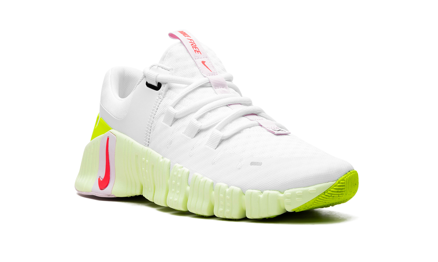 Free Metcon 5 WMNS "Barely Volt Pink Foam"