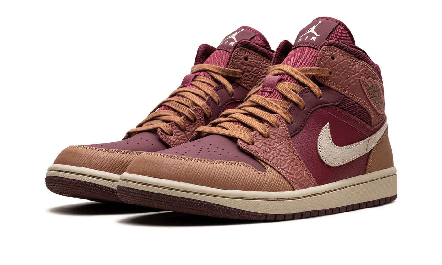 Jordan 1 Mid WMNS "Africa"