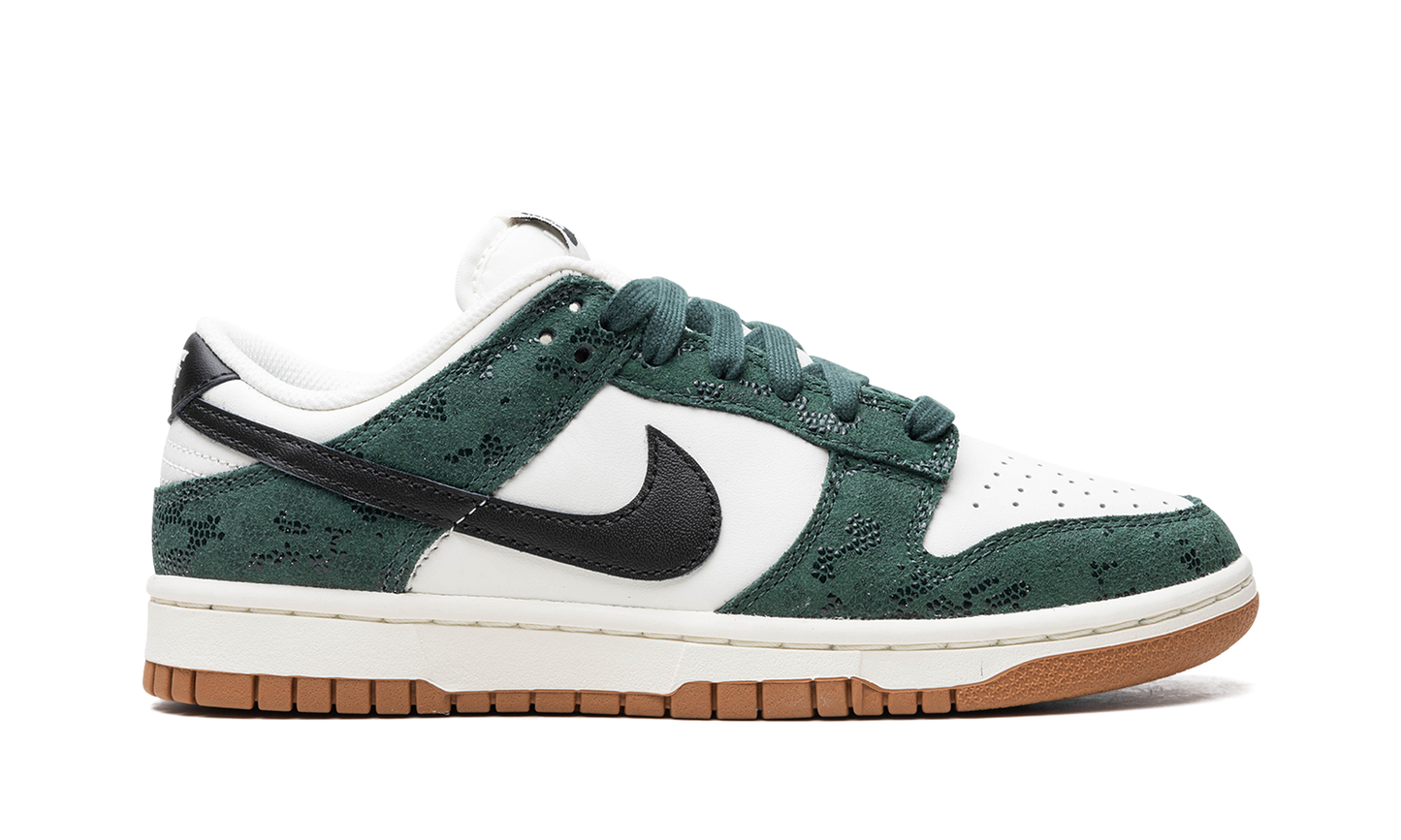 DUNK LOW WMNS "Green Snake"