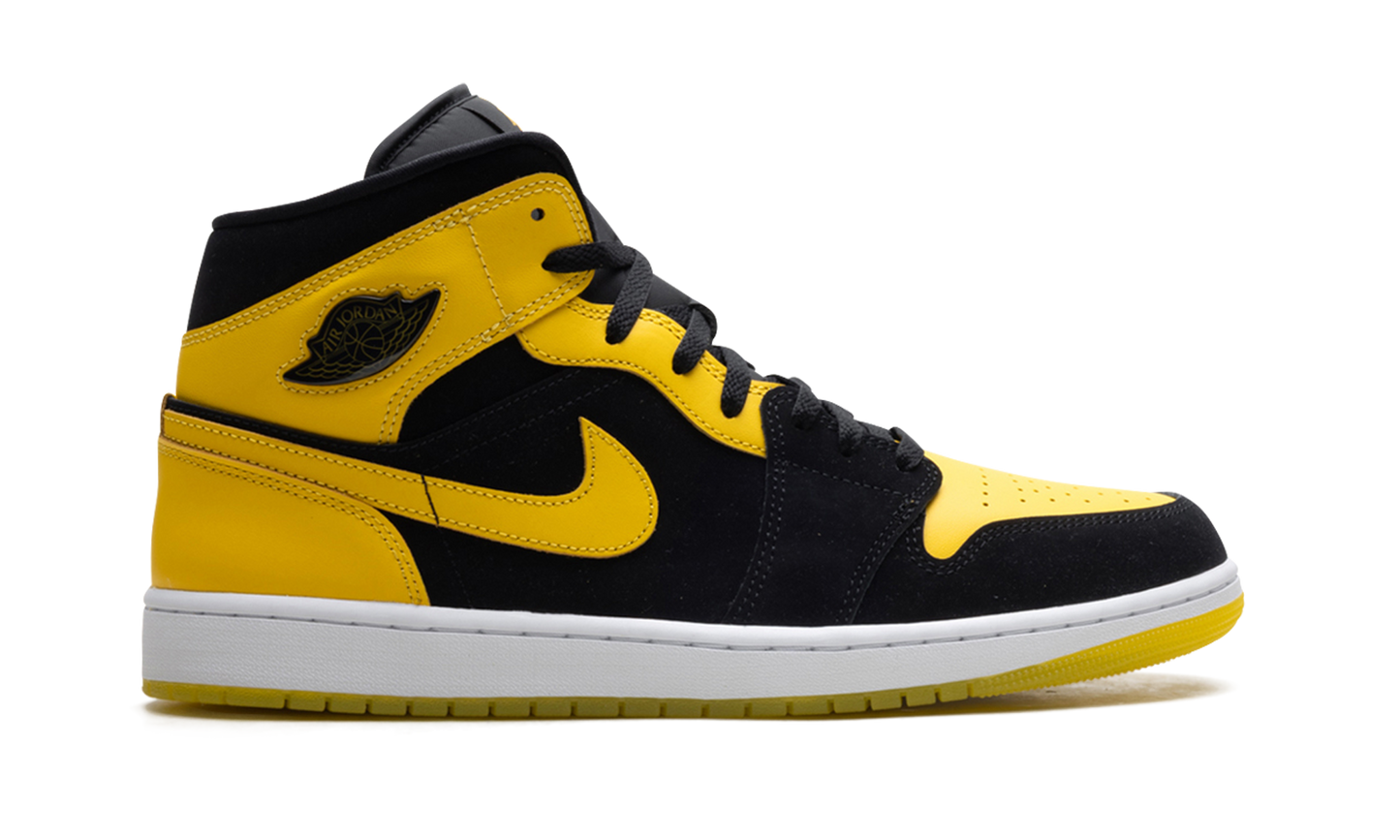 Air Jordan 1 Mid "New Love"