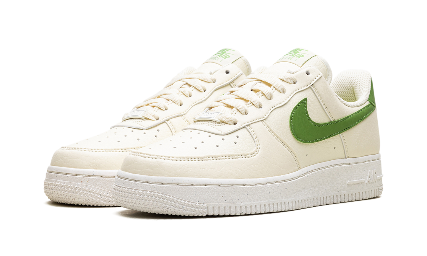 NIKE AIR FORCE 1 '07 LO WMNS "COCONUT MILK"
