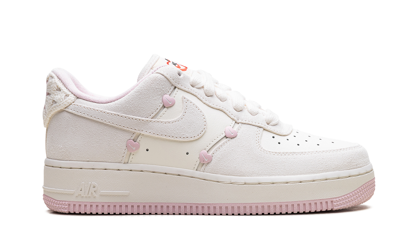 Air Force 1 Low WMNS "Valentine's Day"