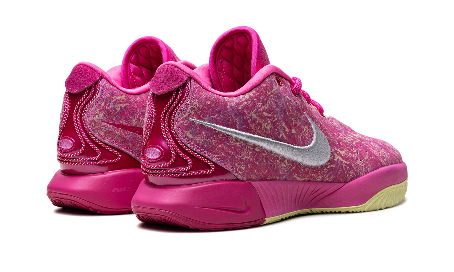 LeBron 21 "The World Is Your Oyster"