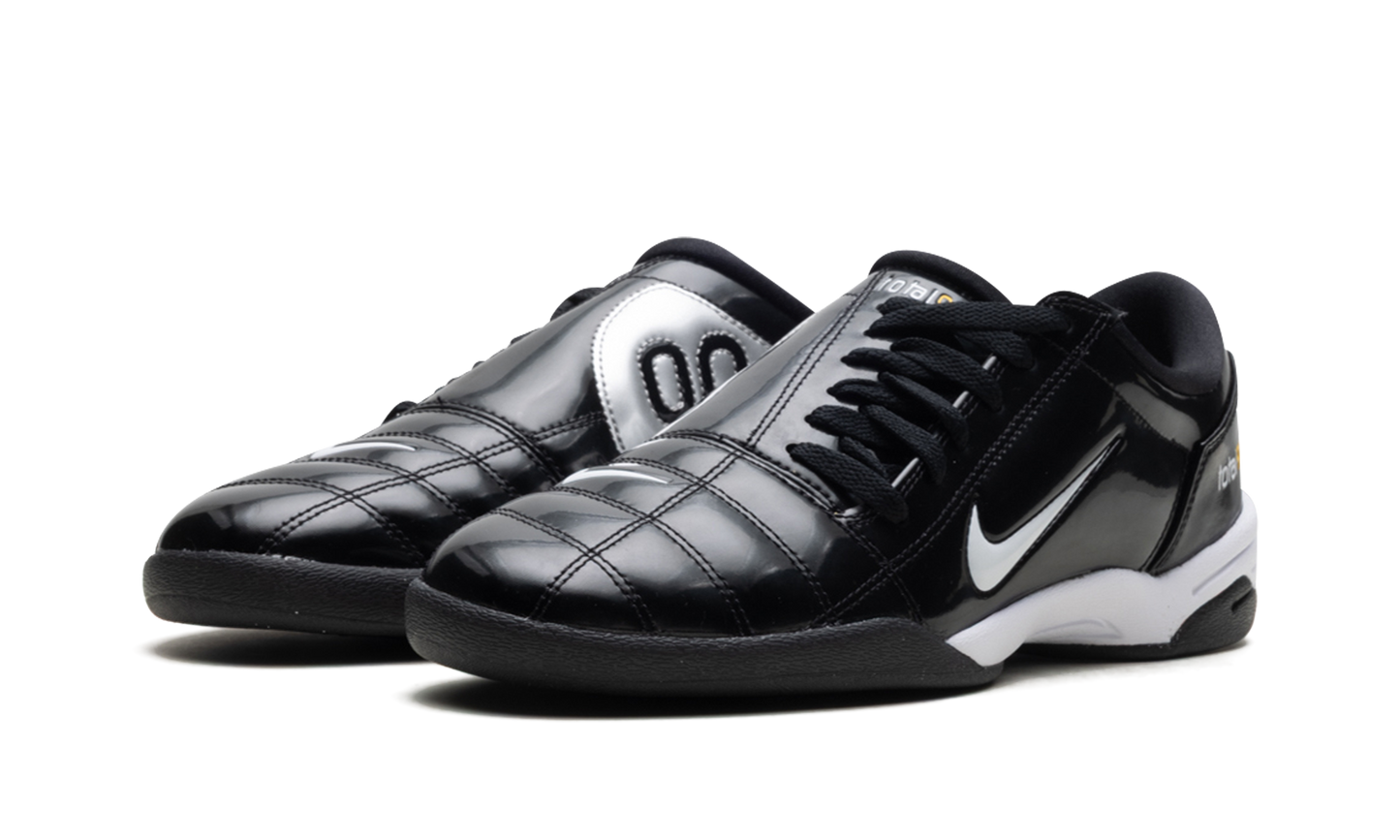 Total 90 III "Black Patent"