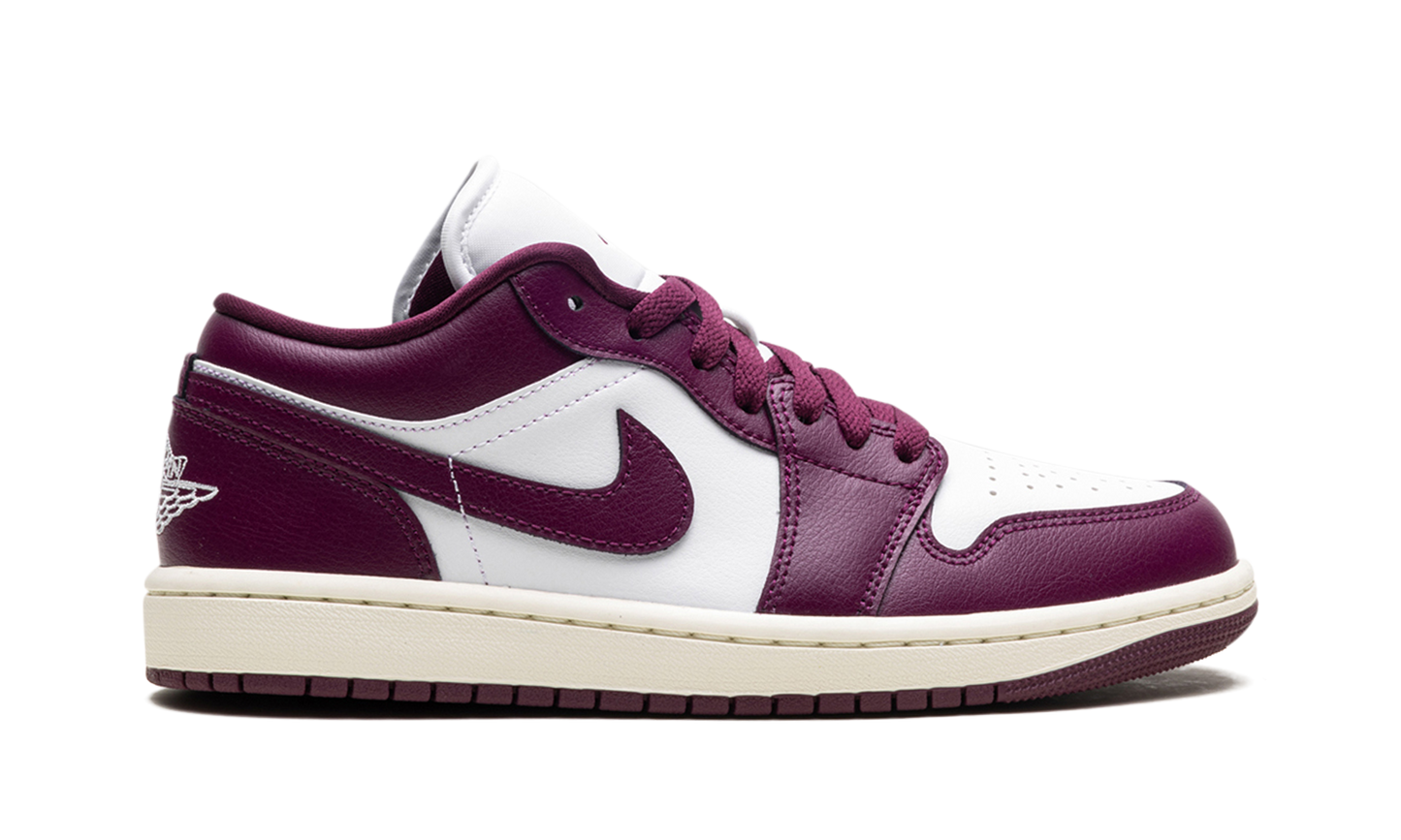 Jordan 1 Low WMNS "Bordeaux"