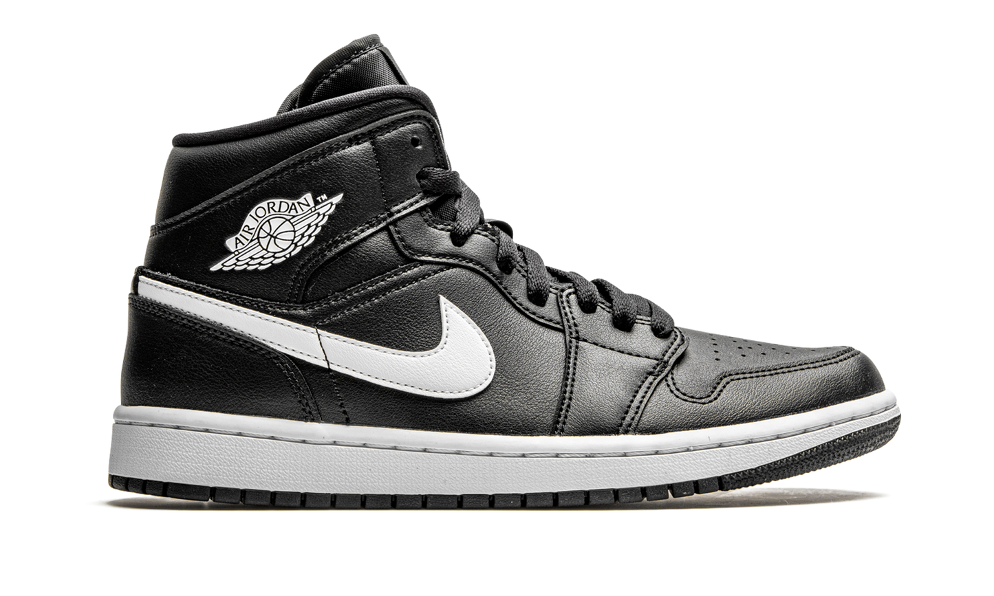 AIR JORDAN 1 MID WMNS "Black / White"