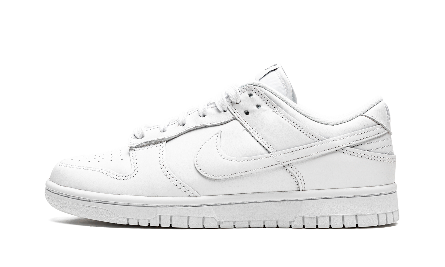 DUNK LOW WMNS "Triple White"