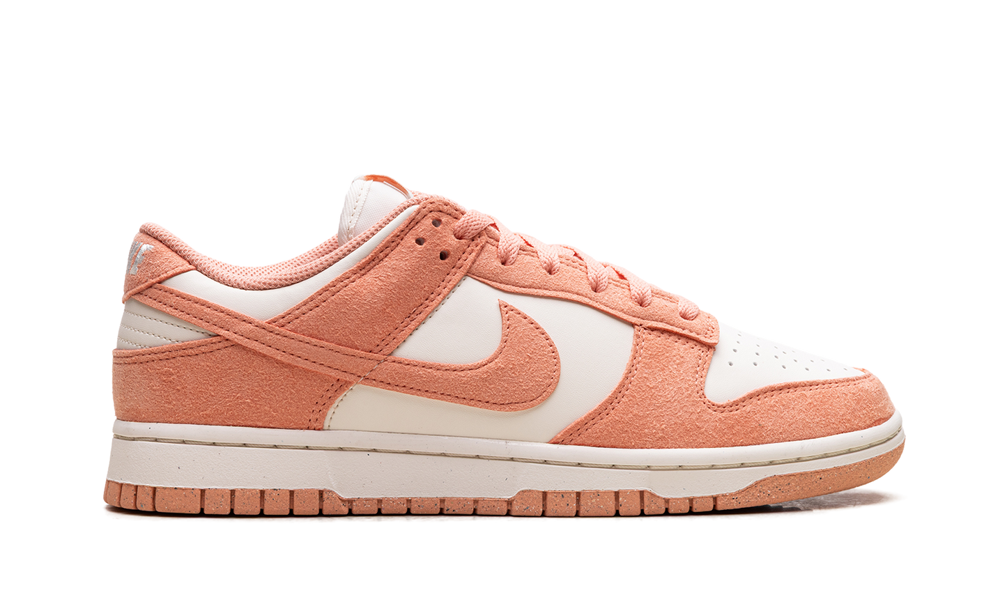 Dunk Low Next Nature WMNS "Apricot Agate"