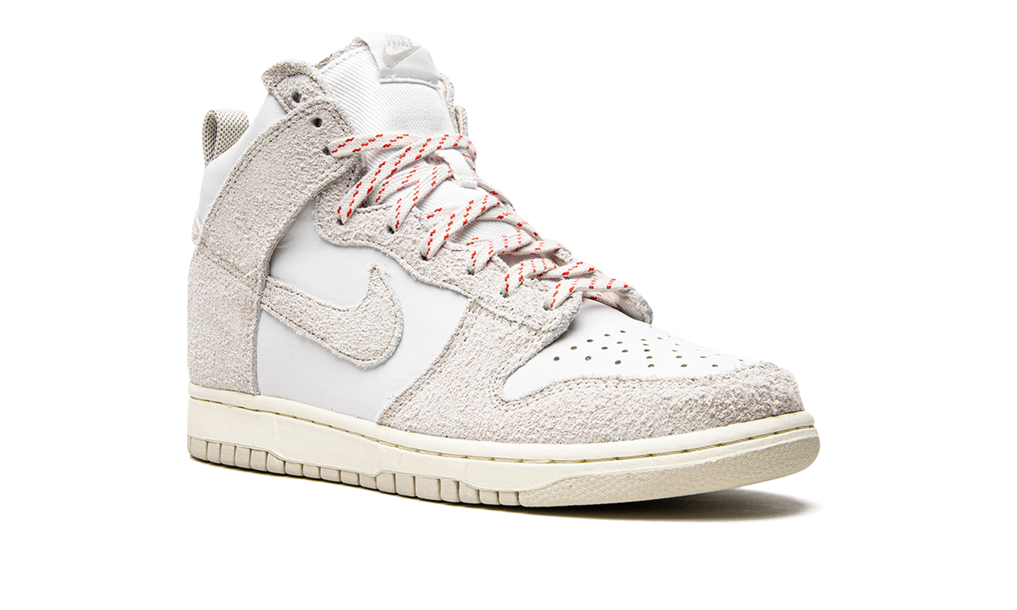 Dunk High SP "Notre - Light Orewood Brown"