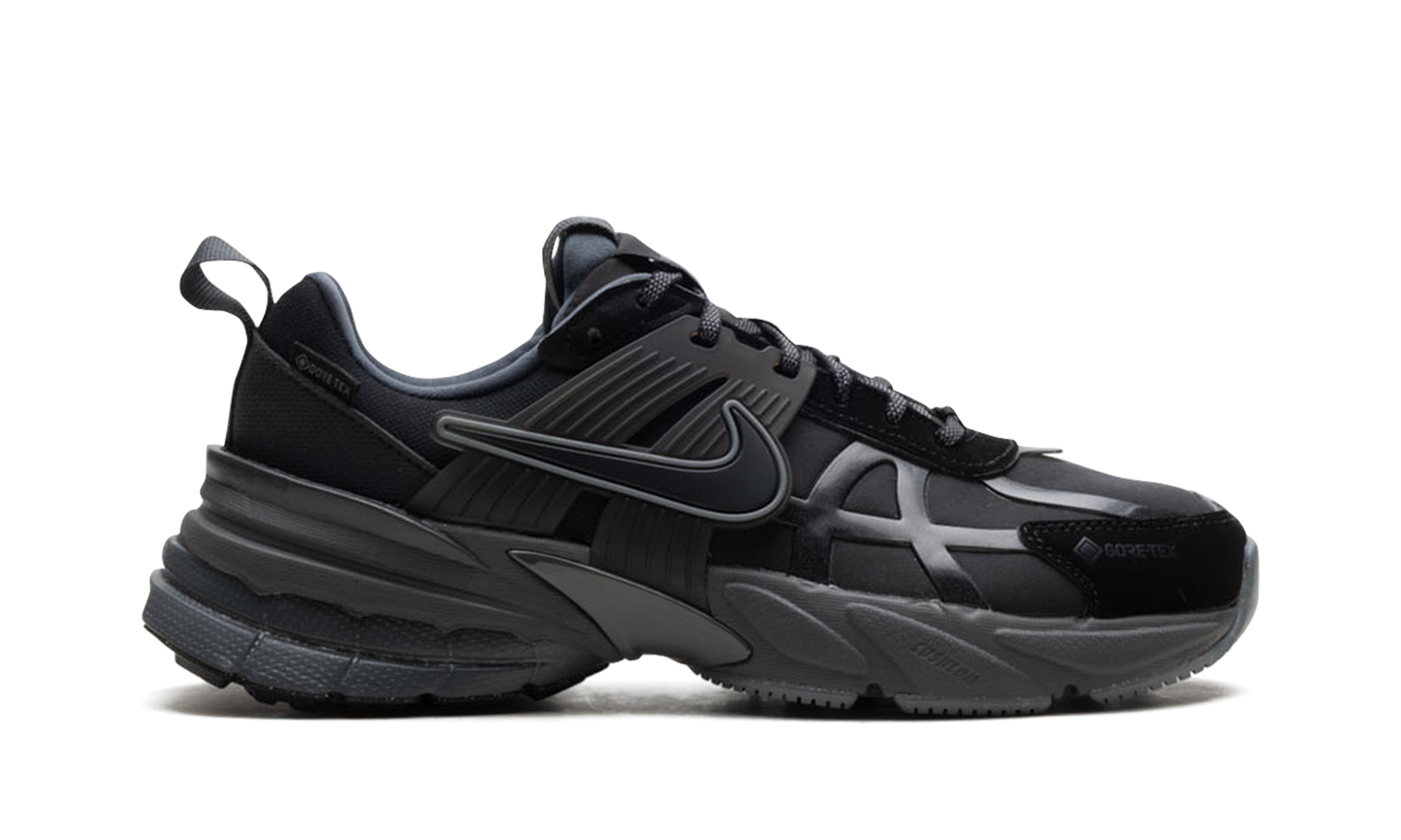 V2K Run WMNS "Gore-Tex Black Iron Grey"