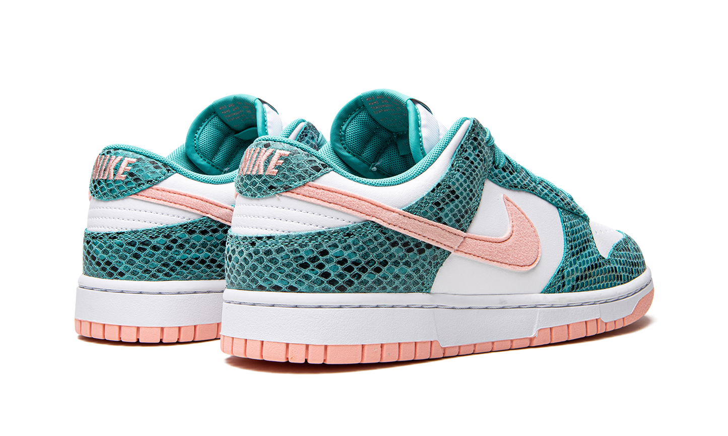 Dunk Low "Snakeskin Washed Teal Bleached Coral"