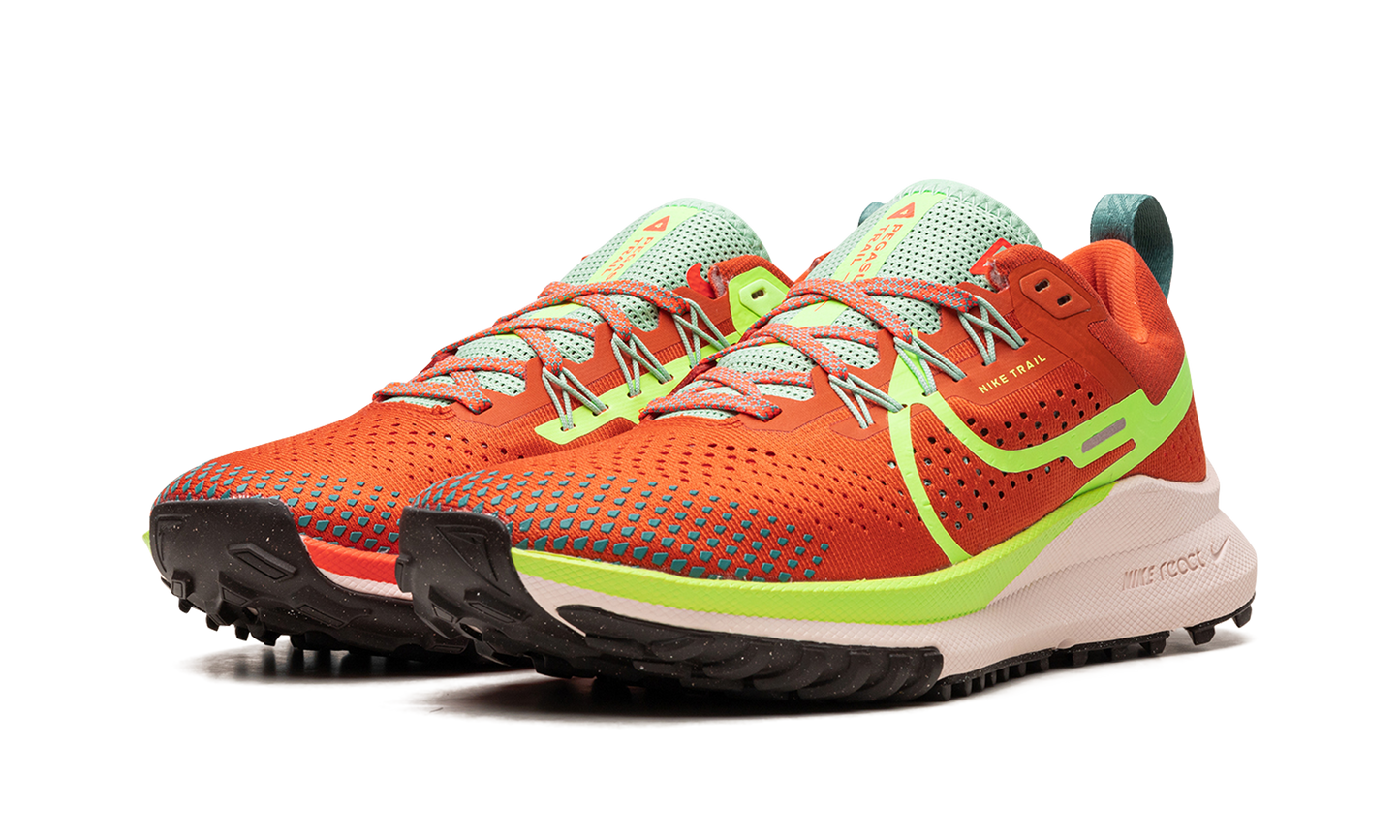 NIKE PEGASUS TRAIL 4 WMNS "Mantra Orange"