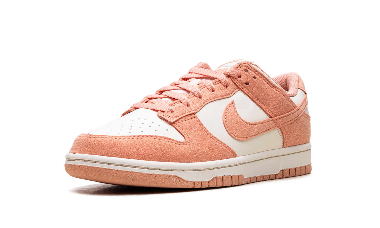 Dunk Low Next Nature WMNS "Apricot Agate"