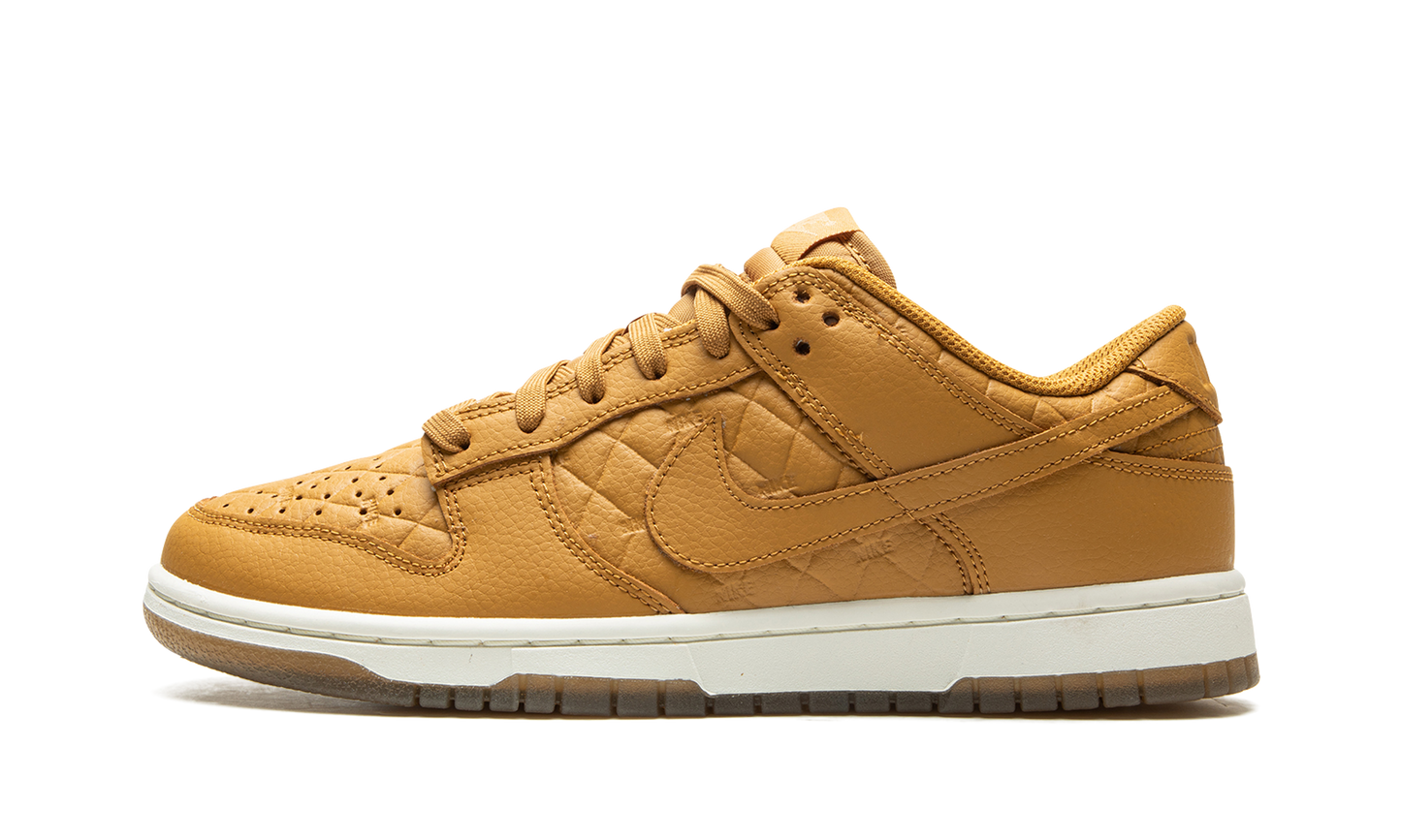 DUNK LO MNS WMNS "Quilted Wheat"