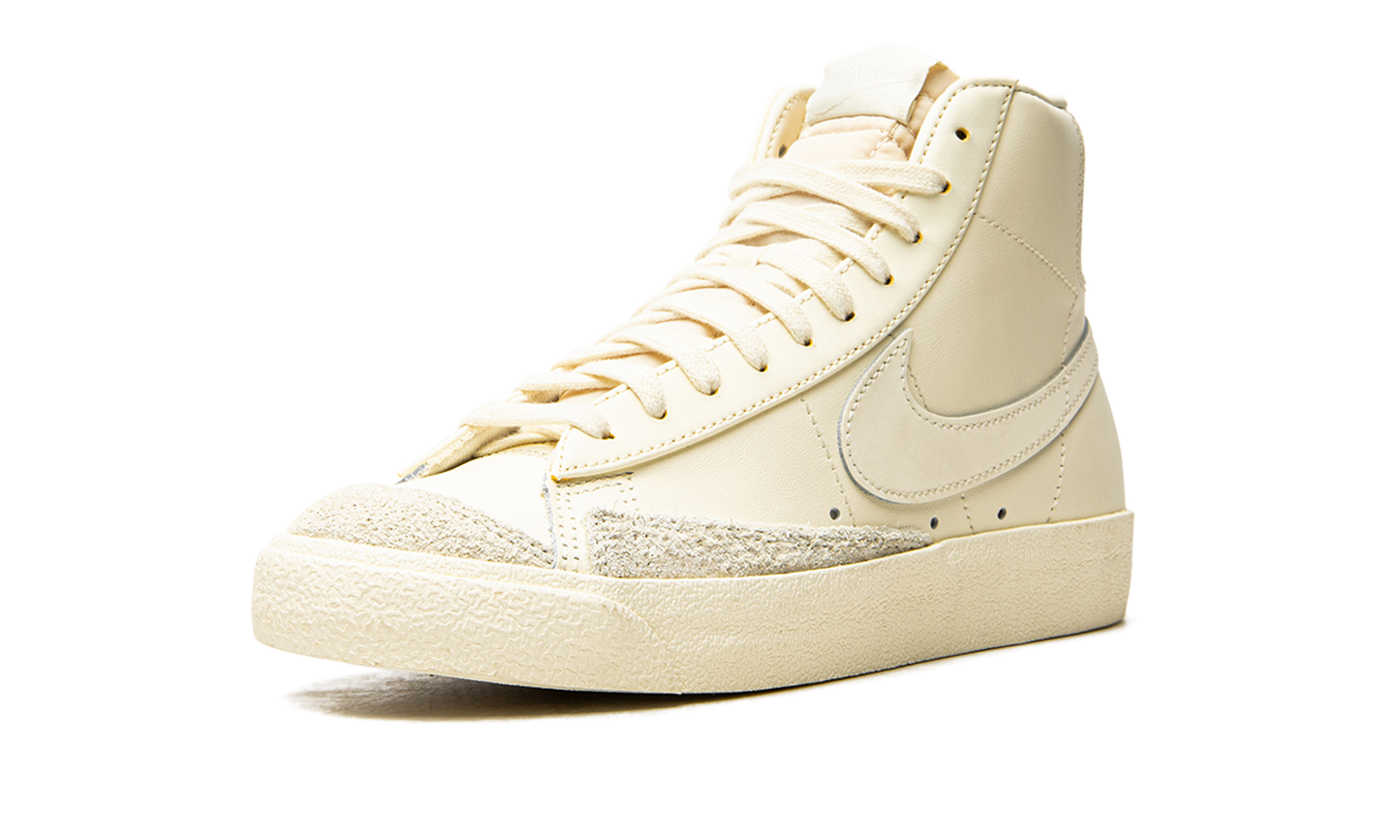 BLAZER MID 77 MNS WMNS "Coconut Milk"