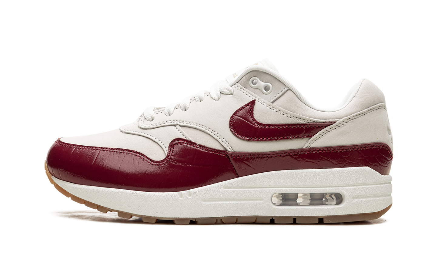 AIR MAX 1 LX WMNS "Team Red"