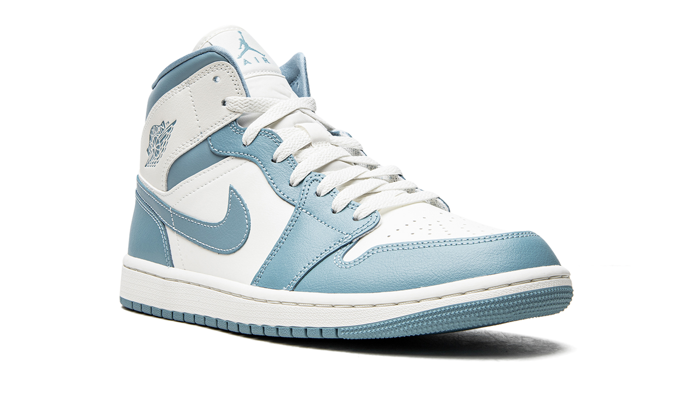 AIR JORDAN 1 MID WMNS "UNC"