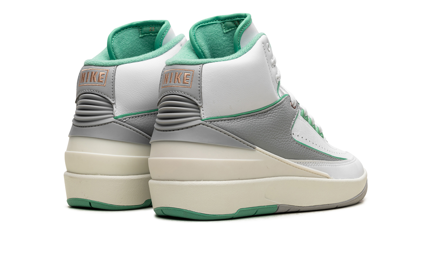 Jordan 2 Retro WMNS "Crystal Mint"