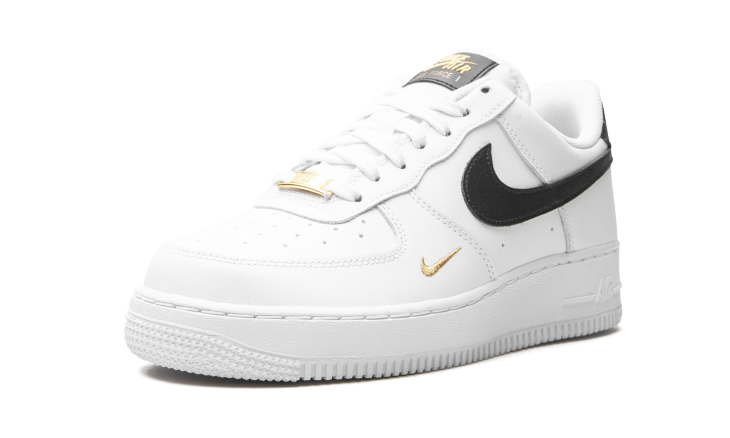 AIR FORCE 1 LO ESSENTIAL MNS WMNS "White / Black / Gold"