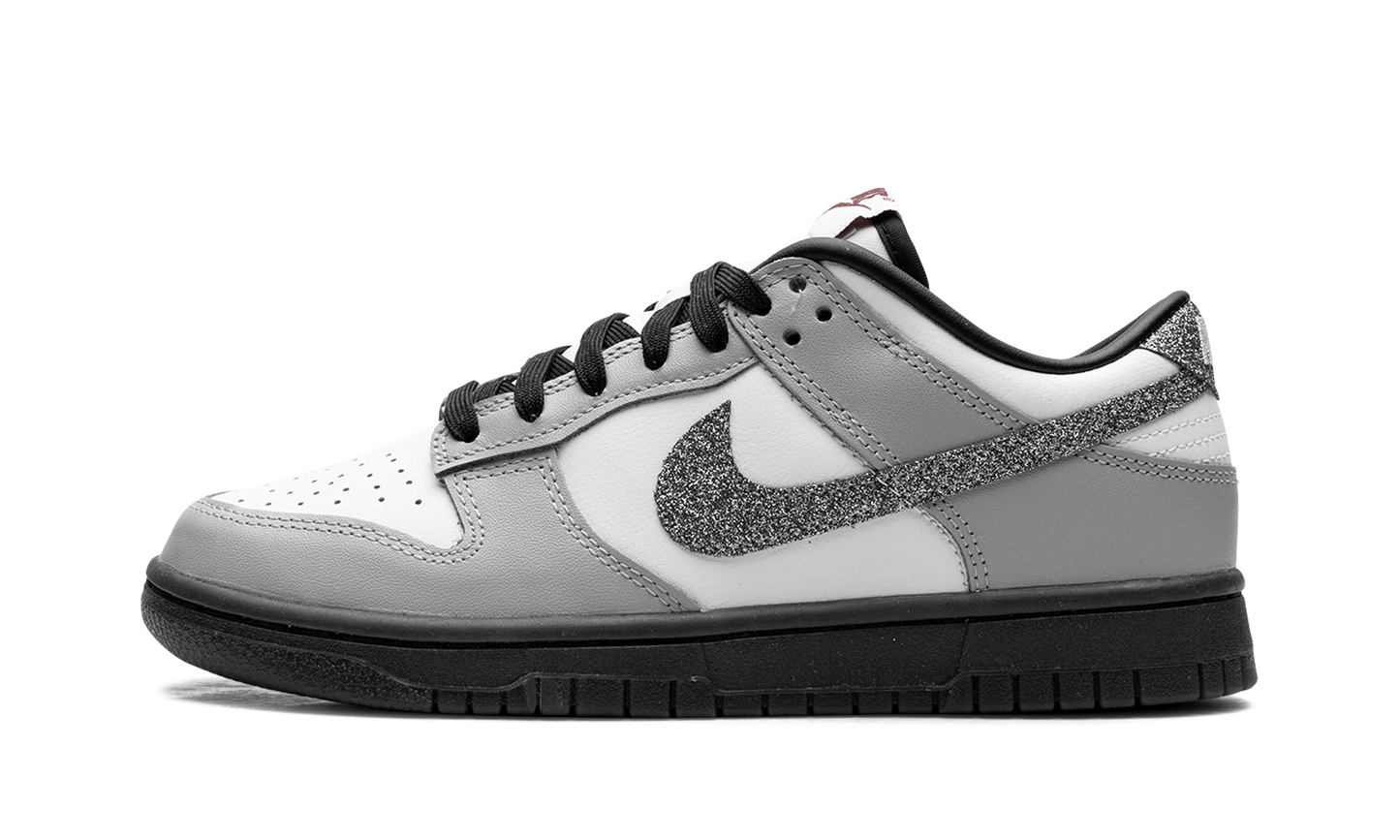 Dunk Low LX WMNS "Glitter Swoosh White Light Smoke Grey"
