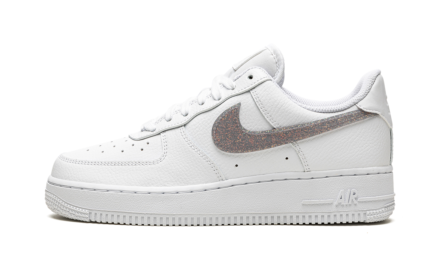 AIR FORCE 1 '07 ESS WMNS "Glitter Swoosh - Canyon Purple"