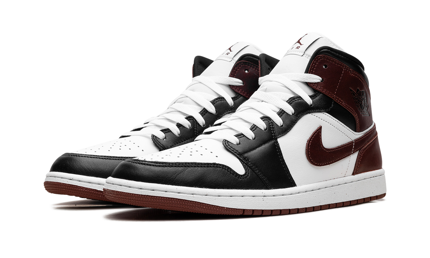 Jordan 1 Mid SE "Dark Pony"