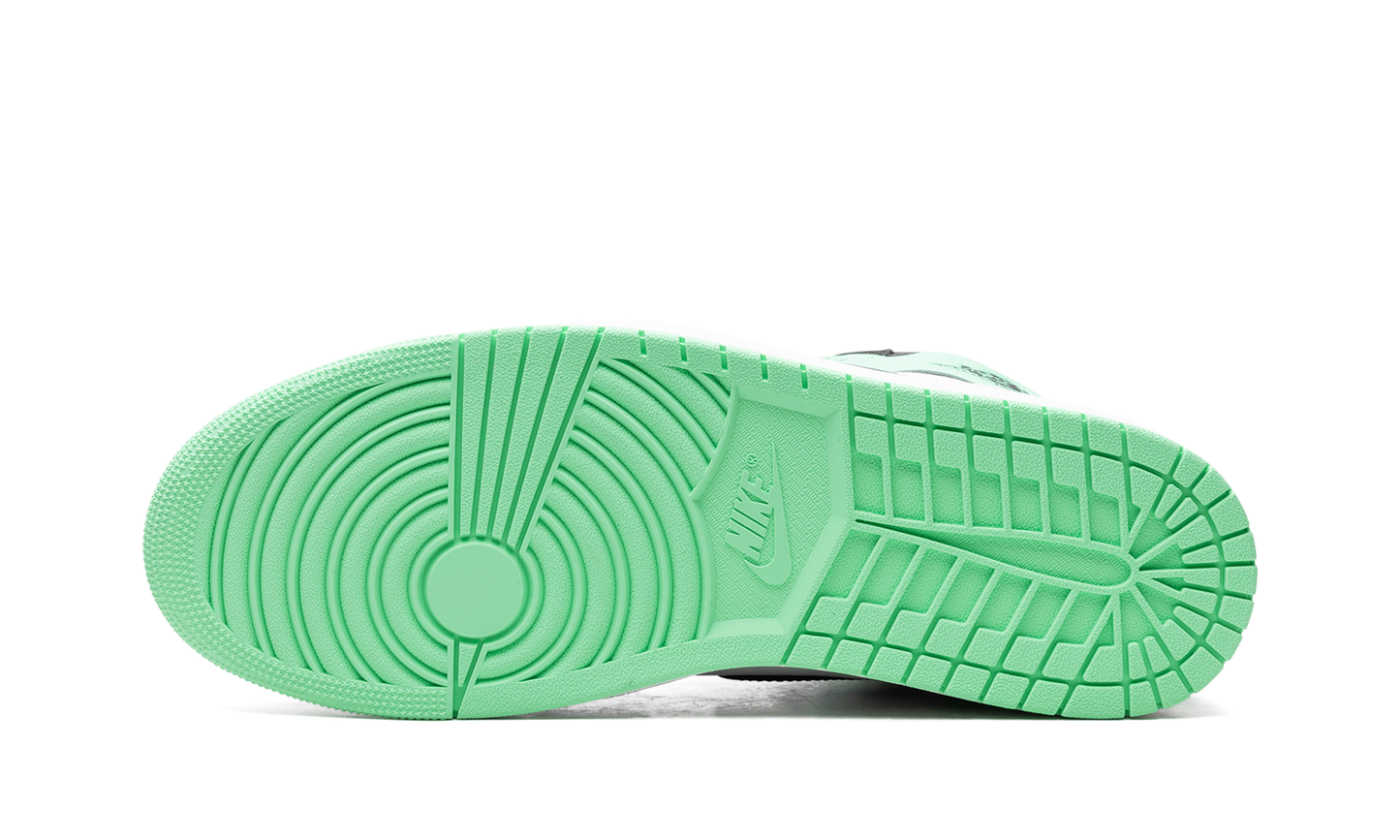 Air Jordan 1 Retro High OG "Green Glow"
