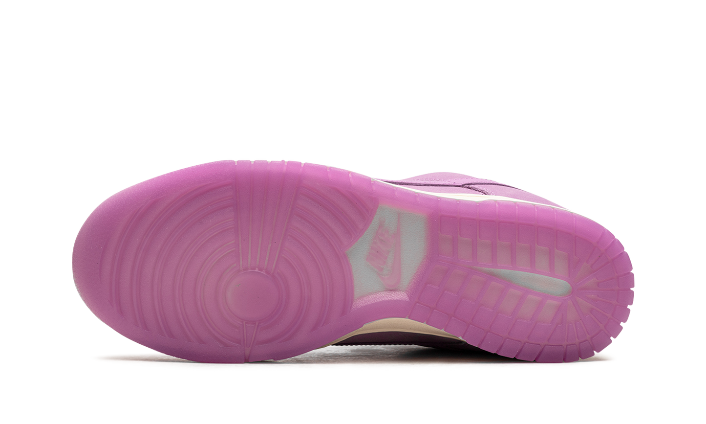 DUNK LOW WMNS "Rush Fuchsia"