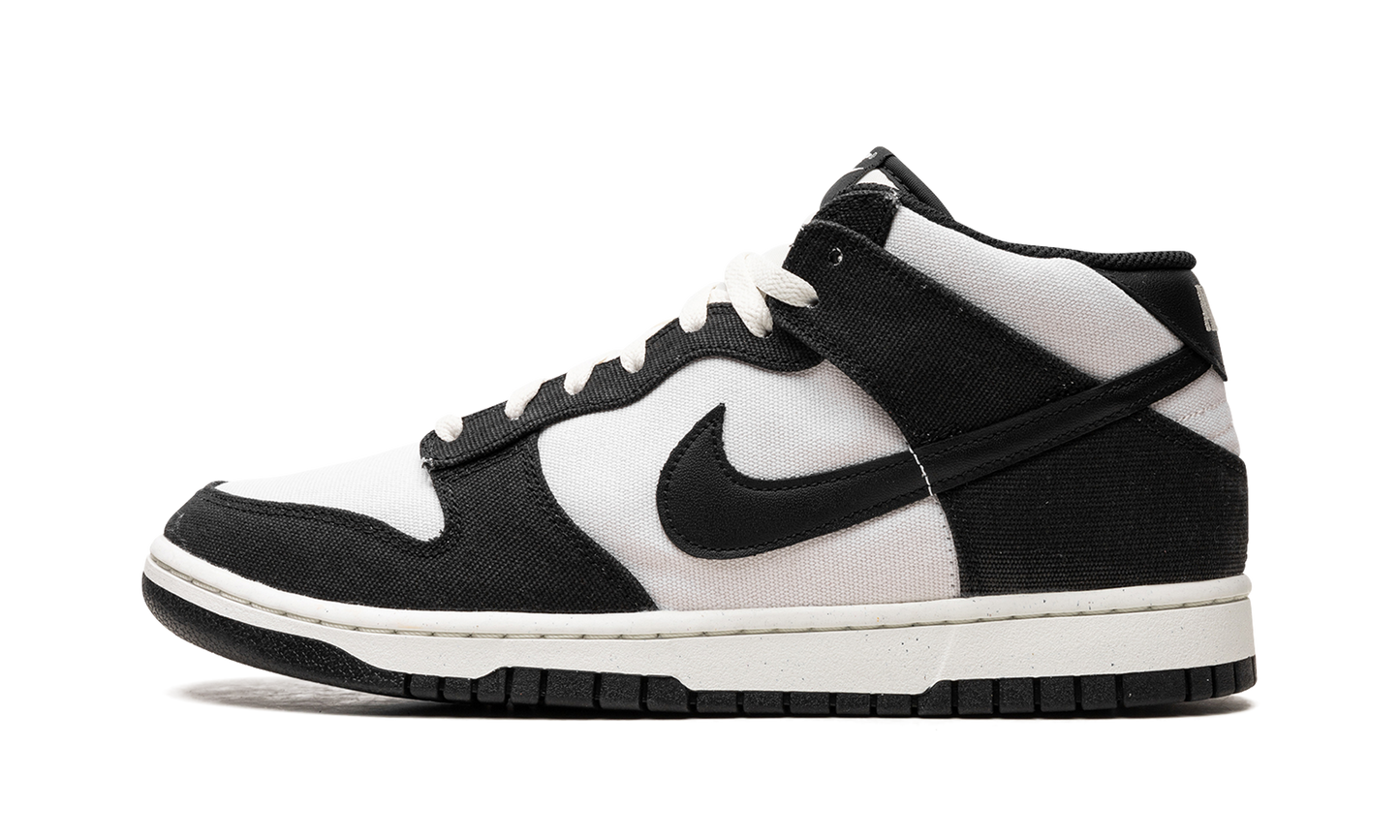 Dunk Mid "Black / White"