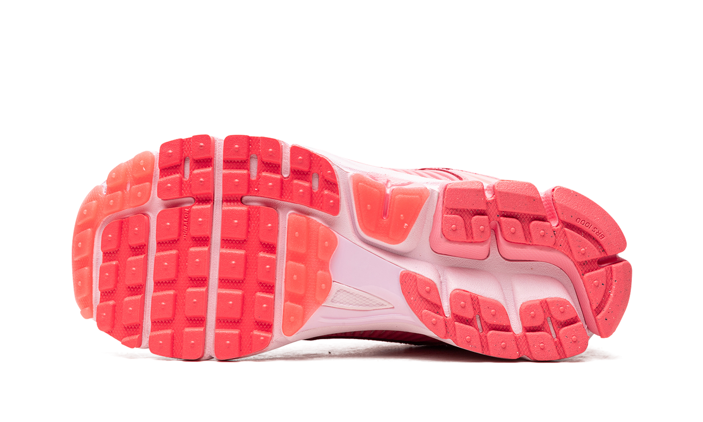 ZOOM VOMERO 5 WMNS "Triple Pink"