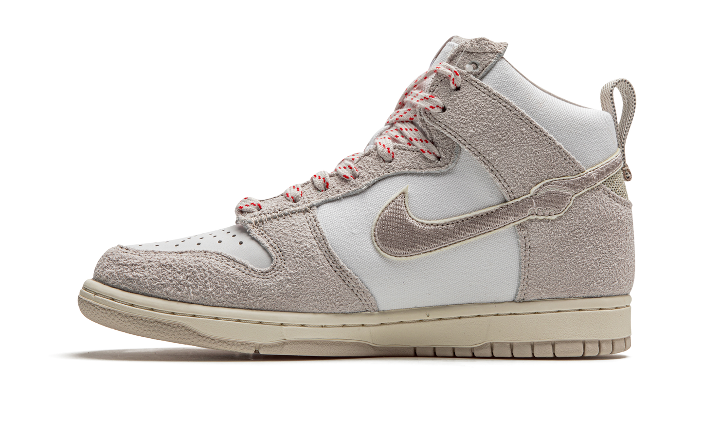 Dunk High SP "Notre - Light Orewood Brown"