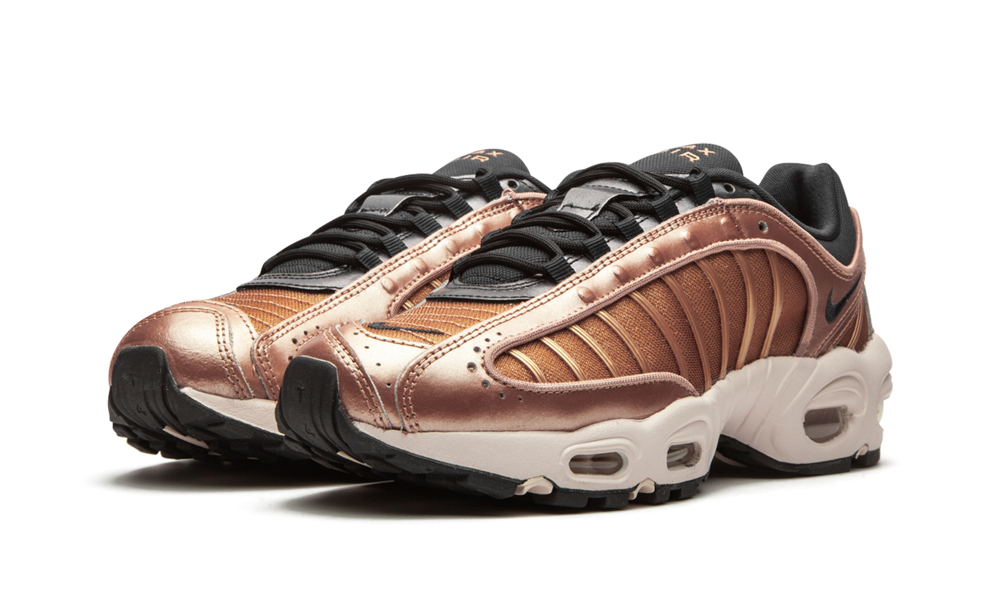 AIR MAX TAILIND 4 WMNS "Metallic Red Bronze"