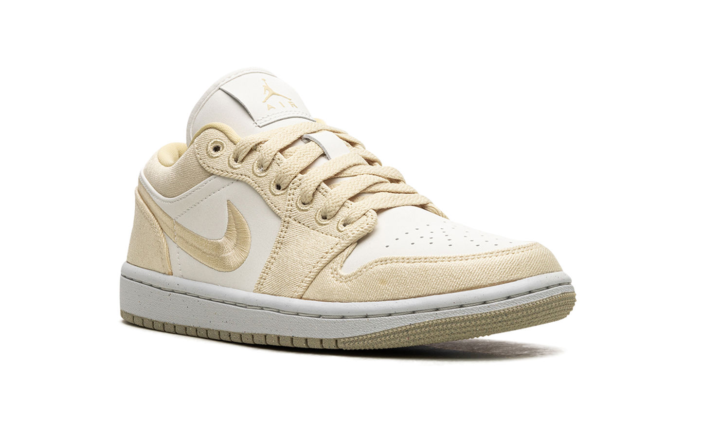 Air Jordan 1 Low WMNS "Team Gold / Sail"