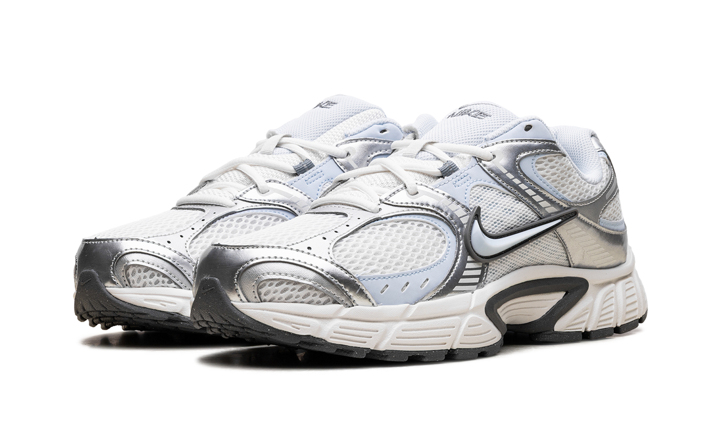 V5 RNR WMNS "Summit White Blue Tint Photon Dust Smoke Grey"