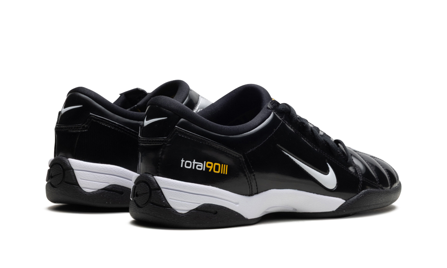 Total 90 III "Black Patent"