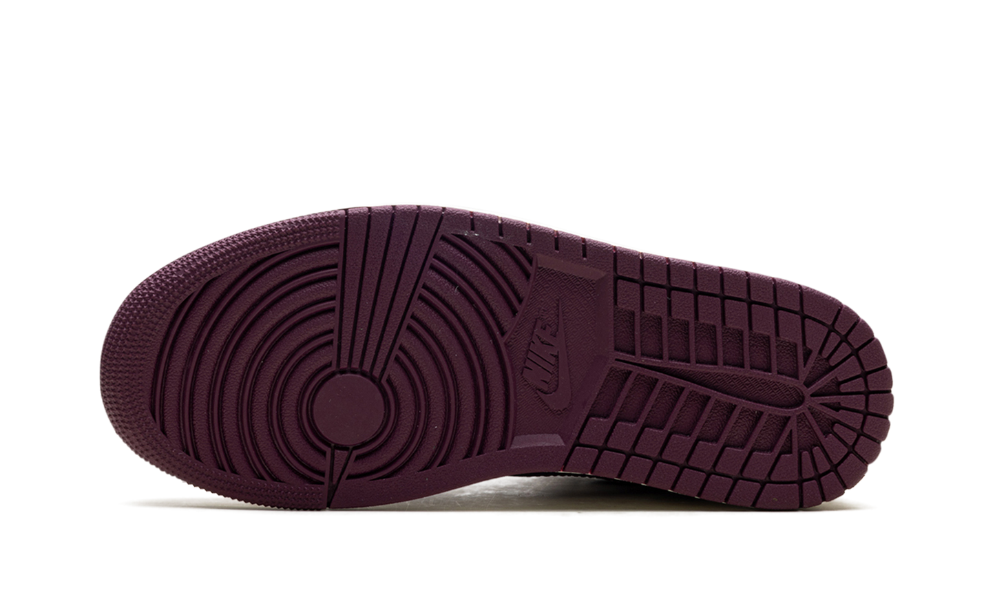 Jordan 1 Low WMNS "Bordeaux"