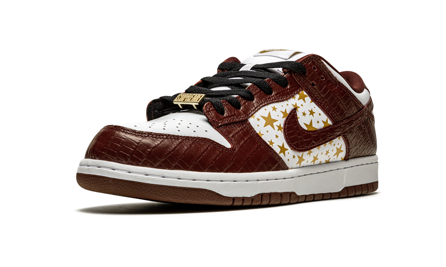 SB Dunk Low "Supreme - Stars - Barkroot Brown"