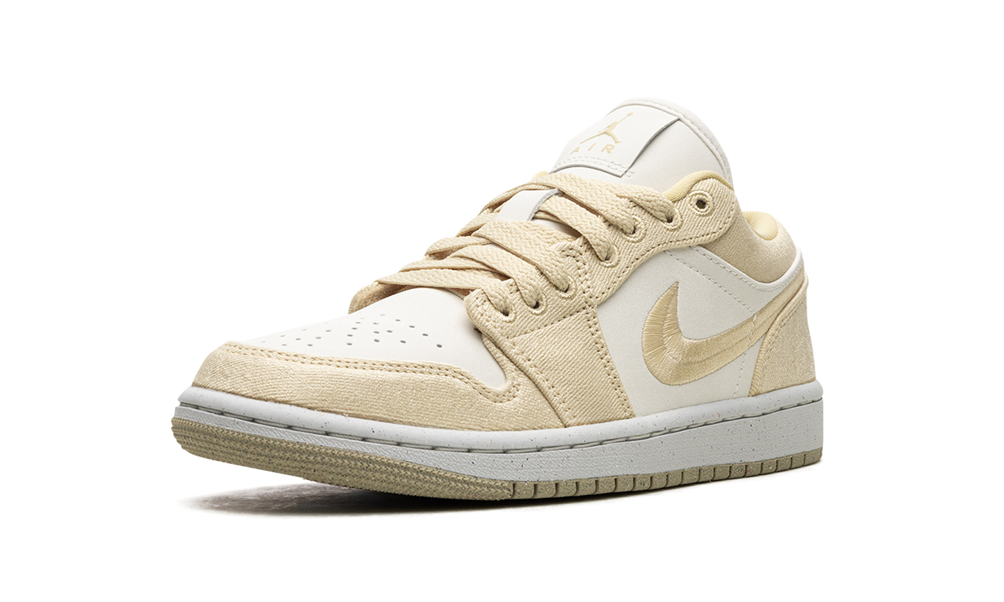 Air Jordan 1 Low WMNS "Team Gold / Sail"