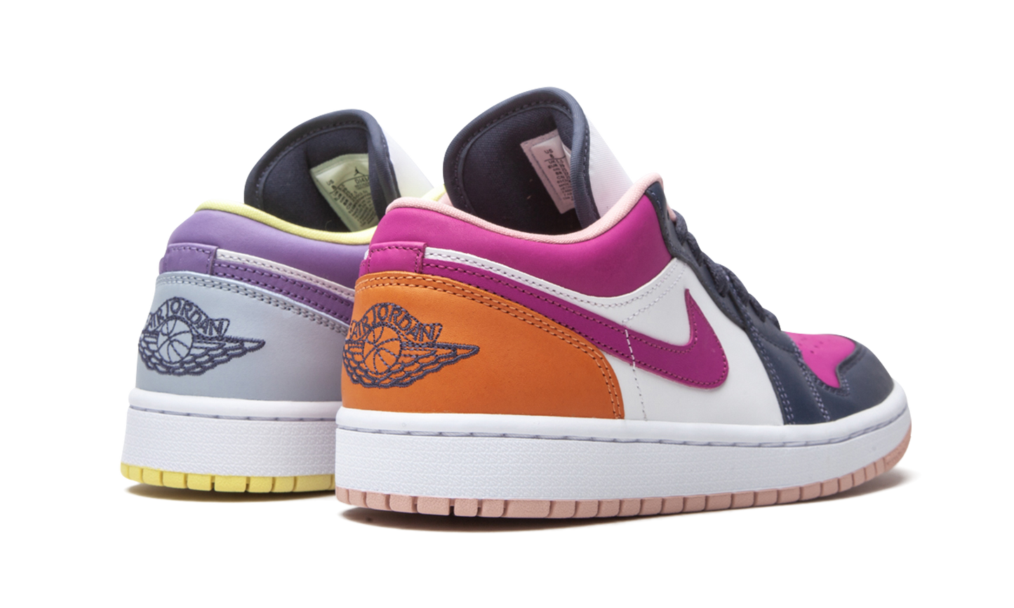 AIR JORDAN 1 LO SE WMNS "Mismatched Purple / Magenta"