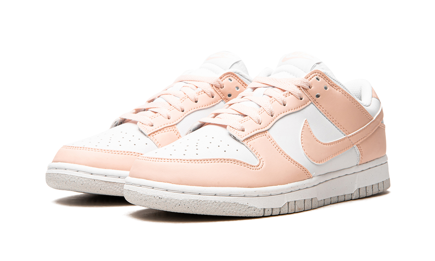 DUNK LO NEXT NATURE MNS WMNS "White / Pale Coral"