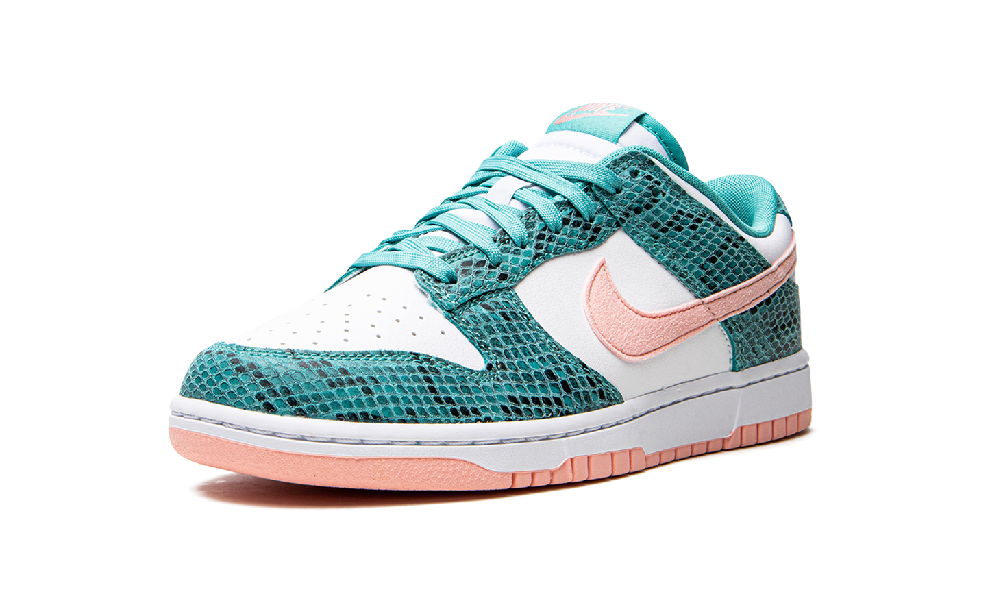 Dunk Low "Snakeskin Washed Teal Bleached Coral"
