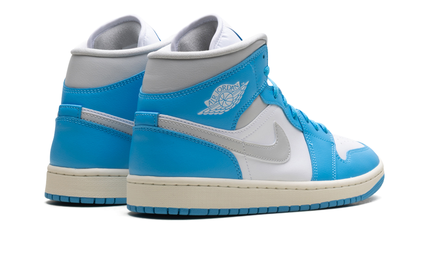 Jordan 1 Mid WMNS "Dark Powder Blue White Sail Neutral Grey"
